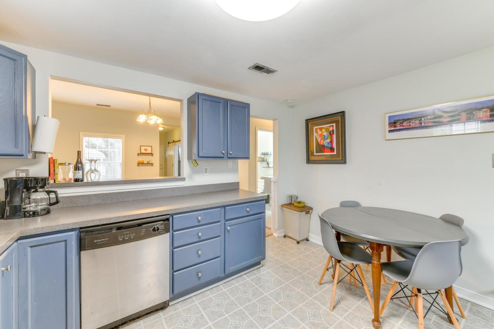 3 Mi To Dtwn Wfh-friendly Retreat! *